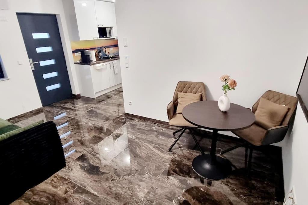 Einliegerwohnung Neu In Vaihingen Enz Horrheim المظهر الخارجي الصورة